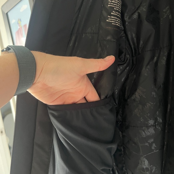 The North Face Men's Black Performance Jacket - Picture 8 of 12